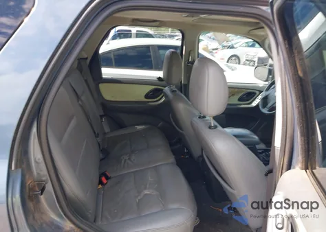 2005 Ford Escape Xlt from USA, damaged, VIN 1FMYU93145KA40265